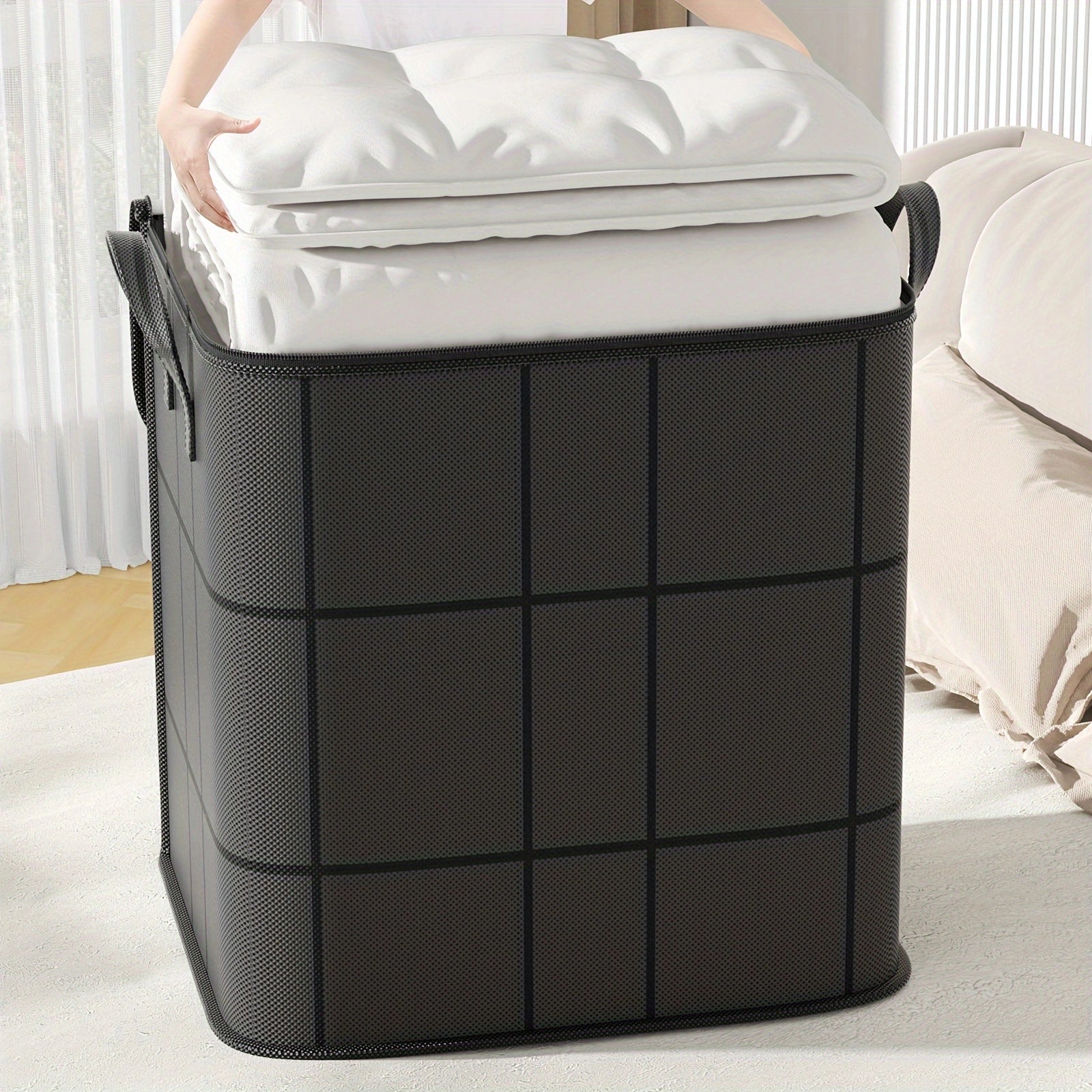 Large Capacity Casual Style Non-Woven Foldable Storage Bag – Organize Clothes and Blankets with Style!