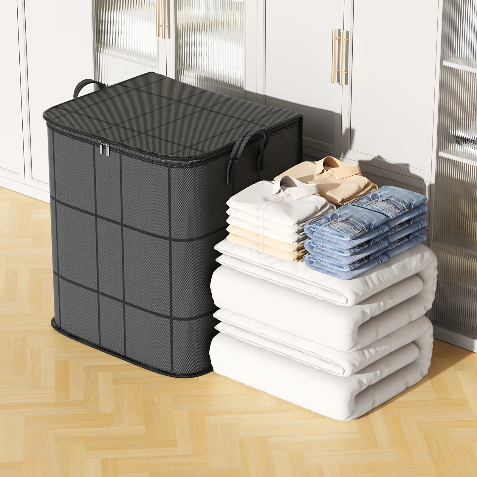 Large Capacity Casual Style Non-Woven Foldable Storage Bag – Organize Clothes and Blankets with Style!