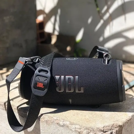 JBL Charge 5™: Sonido Legendario y Graves que Pulsan. Donde estés, la fiesta es tuya.